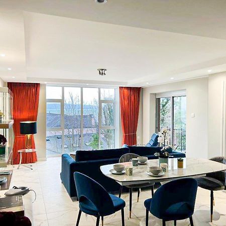 Modern Luxurious Apartment W/ Patio Balcony & View Jordanstown Luaran gambar